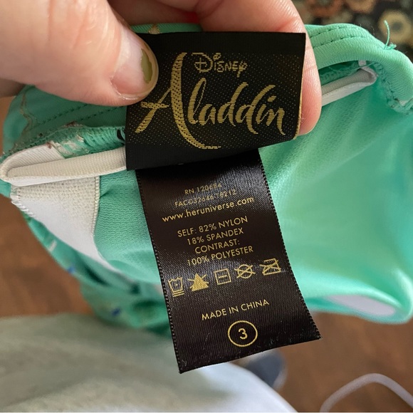 her universe rare Disney Aladdin Jasmine Peacock Swimsuit Plus Size - Picture 8 of 8